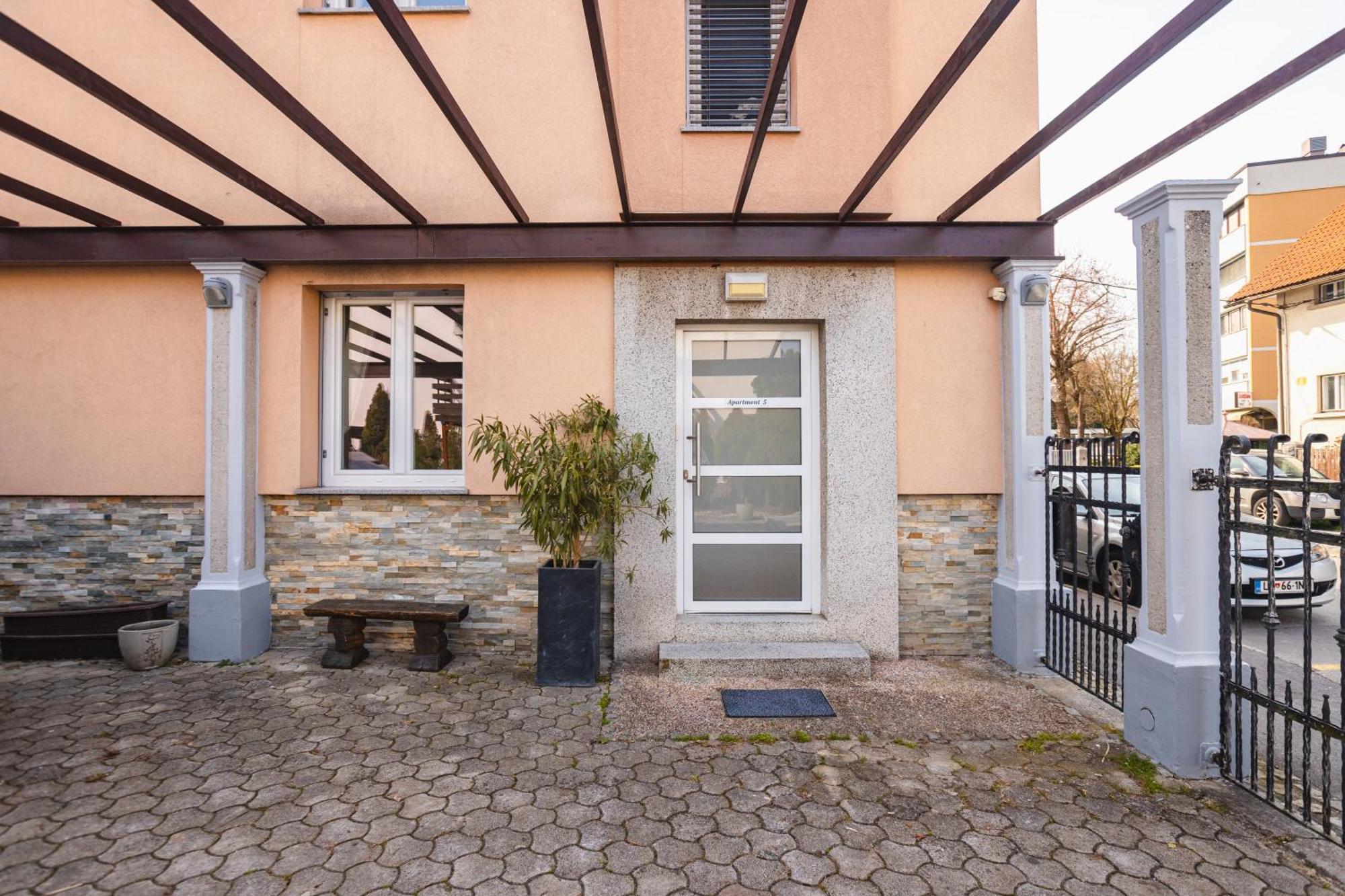 Vila Klara Apartments Ljubljana Eksteriør bilde