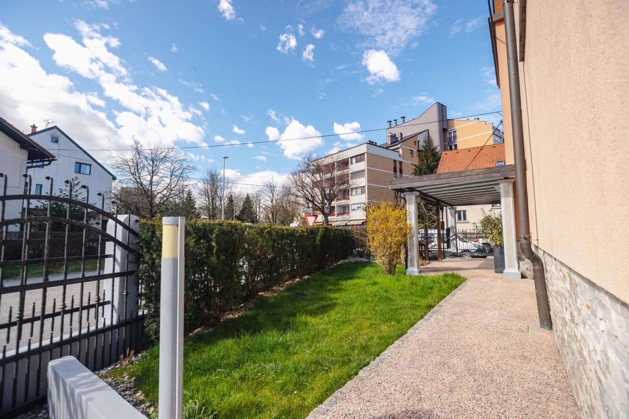 Vila Klara Apartments Ljubljana Eksteriør bilde